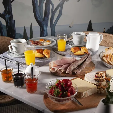 Hotel Le Sahuc *